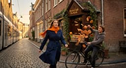 Cover art for Mira in Amersfoort: een middag in de boekenwinkel
