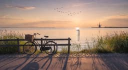Cover art for Wiebe bij het meer: slecht nieuws op de fiets