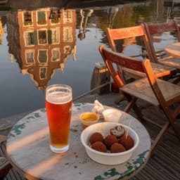 Cover art for Een biertje en een praatje